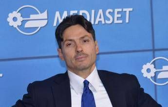 Berlusconi il figlio Pier Silvio lo ricorda a Mediaset Il suo modo di essere e lavorare parte del nostro Dna Berlusconi il figlio Pier Silvio lo ricorda a Mediaset Il suo modo di essere e lavorare parte del nostro Dna