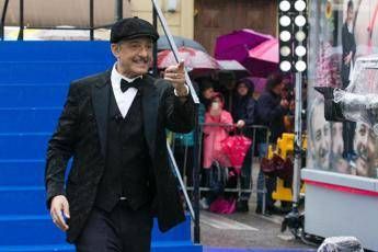 Blitz di Fiorello su Radio2 Faccio notizia ma non so cosa faro