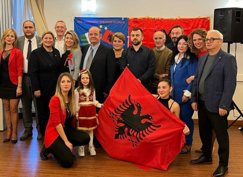 Comunita albanese di Brescia festeggia lindipendenza scaled Comunità albanese di Brescia festeggia l'indipendenza