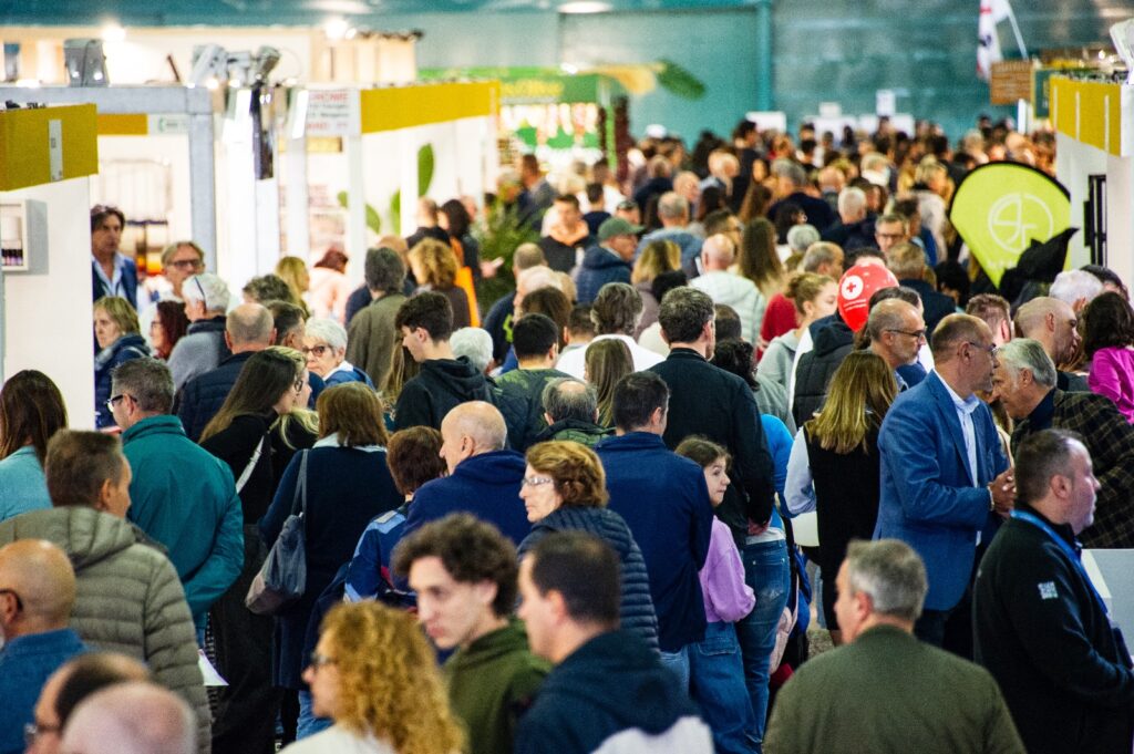camp folla corsia Con la Festa di Ognissanti alla Fiera di Bergamo la Campionaria chiude in bellezza