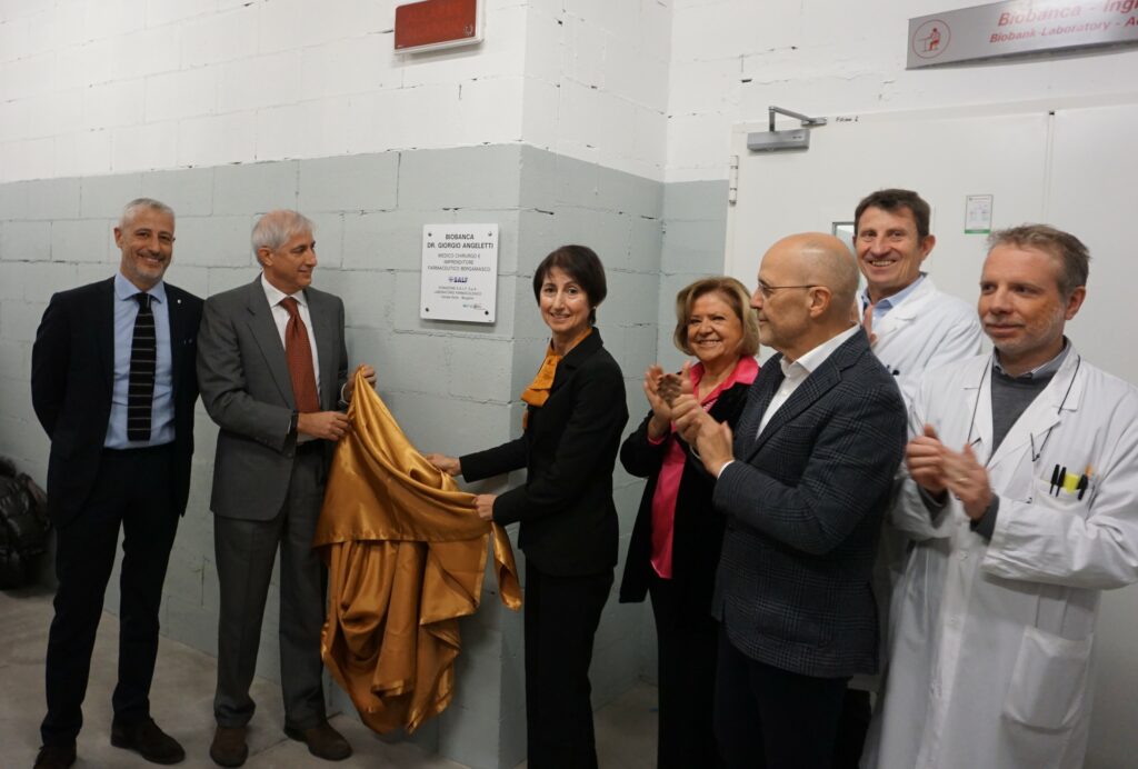 Da sinistra Paolo Aldo Carla Angeletti Maria Beatrice Stasi Fabio Pezzoli Andrea Gianatti Marco Arosio La Biobanca dell’OPG XXIII dedicata alla memoria di Giorgio Angeletti