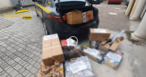 SEQUESTRATE DUE TONNELLATE DI FUOCHI IRREGOLARMENTE DETENUTI E 52 ORDIGNI ARTIGIANALI “MICIDIALI”