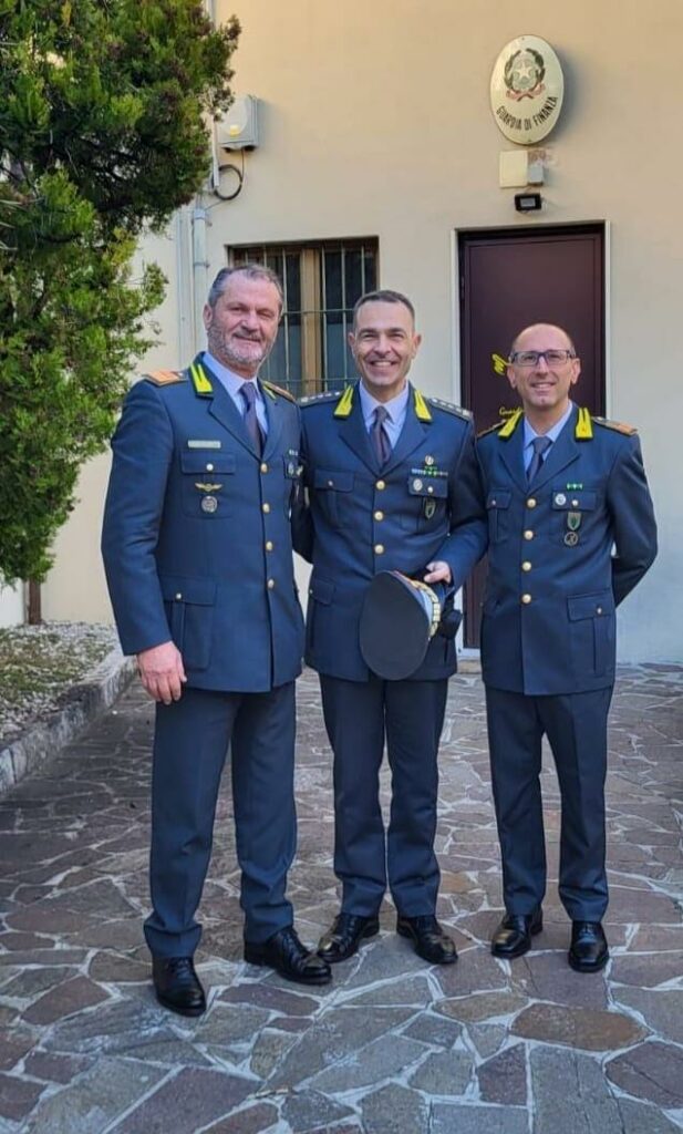 GDF BRESCIA CAMBIO DEL COMANDANTE DELLA TENENZA DI GARDONE VAL TROMPIA GDF BRESCIA: CAMBIO DEL COMANDANTE DELLA TENENZA DI GARDONE VAL TROMPIA