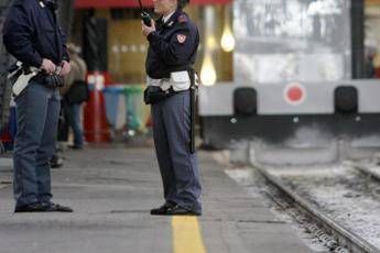 Roma investita dal treno a Colle Mattia morta 52enne americana