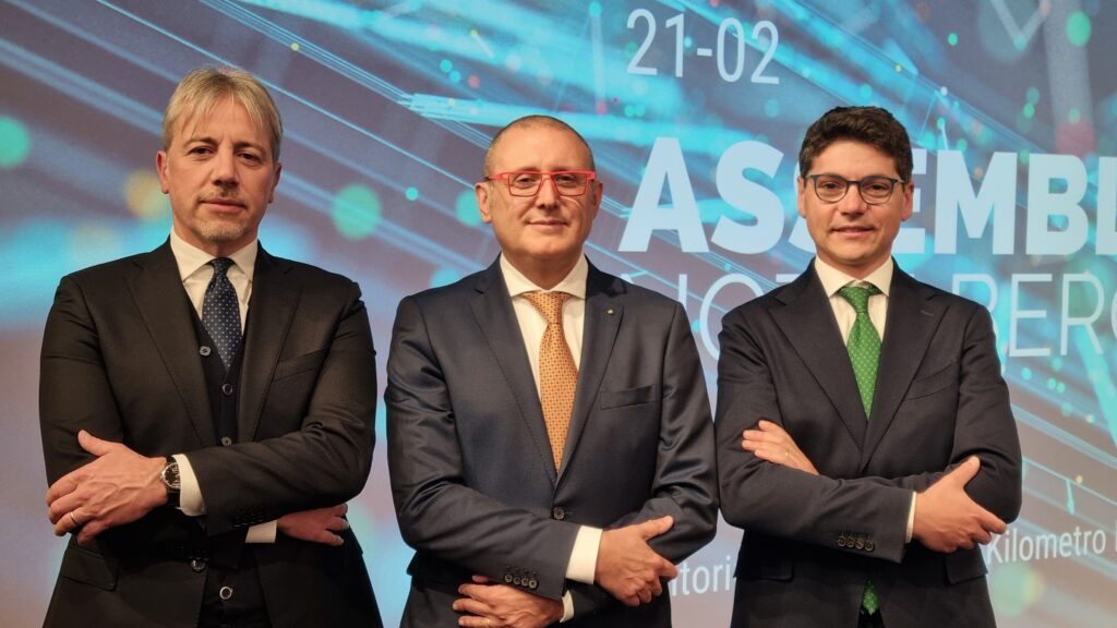 Da sx Angelo Bigoni Maurizio Luraghi Marco Lombardo Assemblea annuale del Collegio Notarile di Bergamo. Maurizio Luraghi confermato Presidente