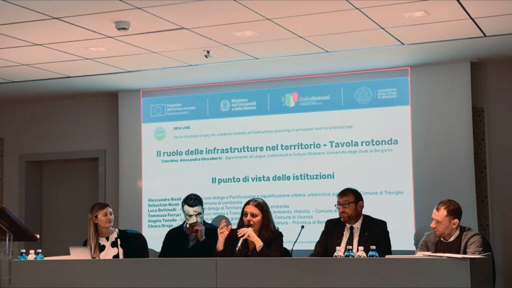 Panel istituzioni Chiara Drago Luca Bettinellli Alessandra Ghisalberti Alessandro Nisoli Angelo Tonello SEW Line: riflessioni sul futuro delle infrastrutture territoriali. Università a supporto dei policy maker