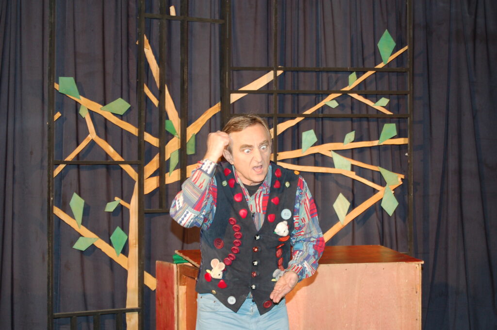 TIZIANO MANZINI Teatro bambini: Tiziano Manzini al Teatro delle Ali di Breno