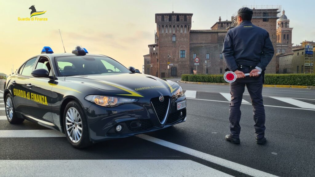 gdf guardia finanza mantova 1 Operazione anti-sommerso: dura sfida contro il lavoro nero nella maglieria Cinese
