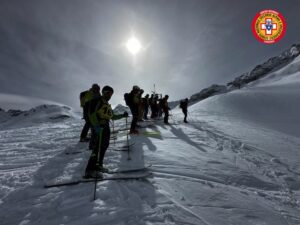 Passo del Tonale: corsi di Soccorso Alpino e Unità Cinofile da valanga