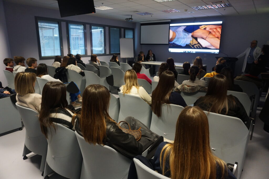 “Una lezione di Vita”, ciclo di incontri su donazione e trapianto per i ragazzi delle scuole superiori