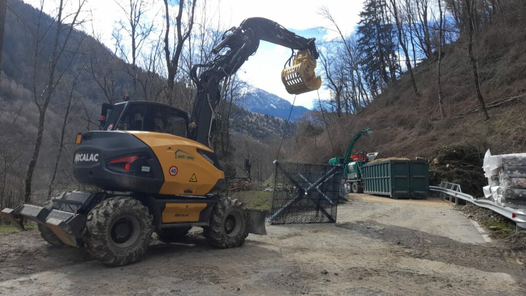 sp6 2 CEVO, SP6: CONTINUANO I LAVORI PER LA MESSA IN SICUREZZA DEL VERSANTE A MONTE DELLA STRADA PROVINCIALE