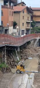 Frana a Lovere: cede via Paglia, Lucchini isolata