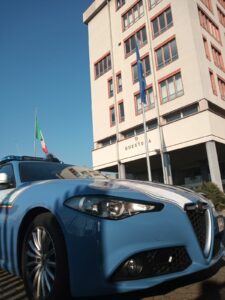 Polizia di Stato: due arresti per rapina