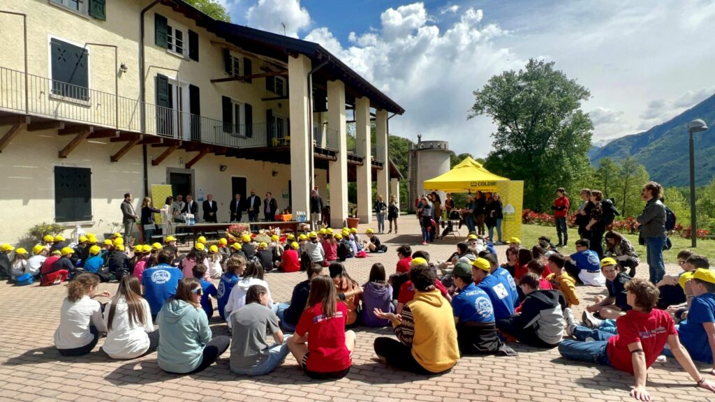 Colico 18 aprile Gli studenti Colico, l’agricoltura si racconta agli allievi delle scuole primarie e a una delegazione USA
