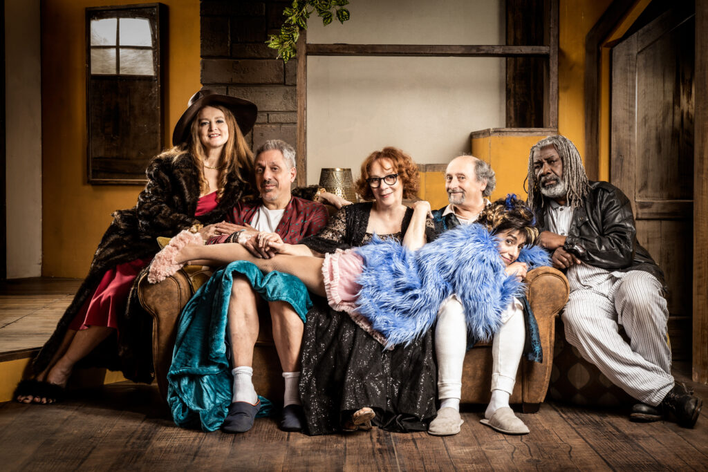 Pigiama per sei┬®Laila Pozzo05 La commedia PIGIAMA PER SEI chiude la stagione di prosa del Teatro delle Ali