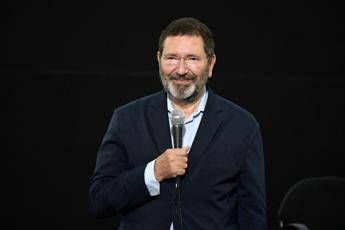 Roma lex sindaco Marino Favorevole alle zone 30 in certe vie si va come in autostrada Roma lex sindaco Marino Favorevole alle zone 30 in certe vie si va come in autostrada