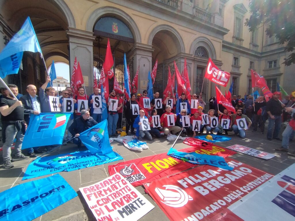 Sciopero generale, i dati sull’adesione a Bergamo. Oltre 300 persone in presidio