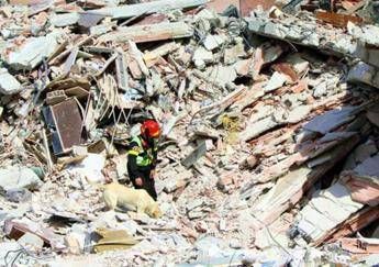 Piantedosi Il 6 aprile di 17 anni fa il terremoto dellAquila ferita resta aperta Piantedosi Il 6 aprile di 17 anni fa il terremoto dellAquila ferita resta aperta