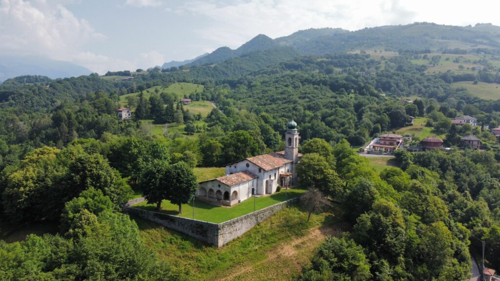 ss trinita casnigo Casnigo, alla Ss.Trinità la festa con lacc e chesciöla