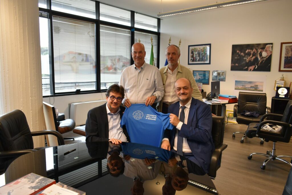 03. In basso Luca Pancalli e Sergio Cavalieri in alto Claudio Bertoletti e Francesco Lo Monaco Rinnovo collaborazione CIP UNIBG UNIVERSITÀ, RINNOVATA LA CONVENZIONE TRA CIP E UNIBG