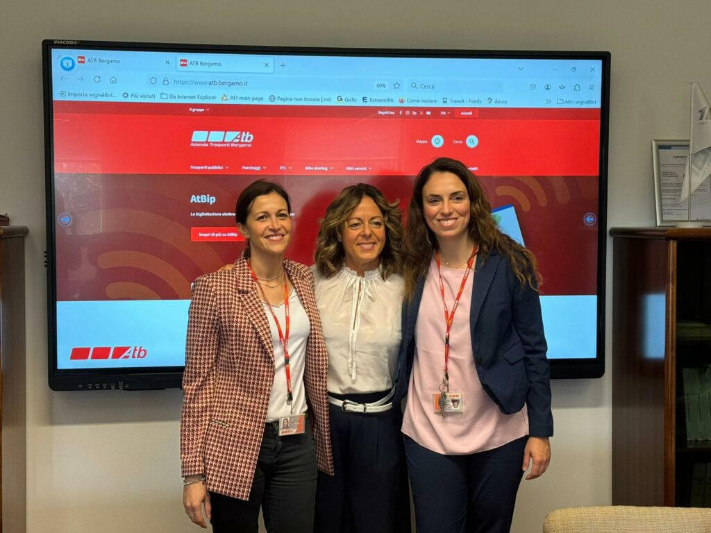 ATB da sx AlessiaLonghi Liliana Donato Francesca Curatolo PRESENTATI IL NUOVO SITO E LA APP DEL GRUPPO ATB