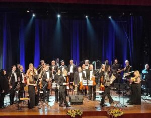 CANZONISSIMA ORCHESTRA, A CASNIGO IL POP E’ MELODIA SENZA TEMPO 