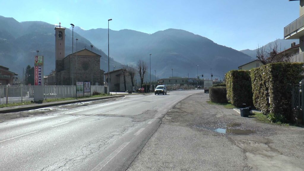Costa Volpino via Cesare Battisti Costa Volpino via Cesare Battisti
