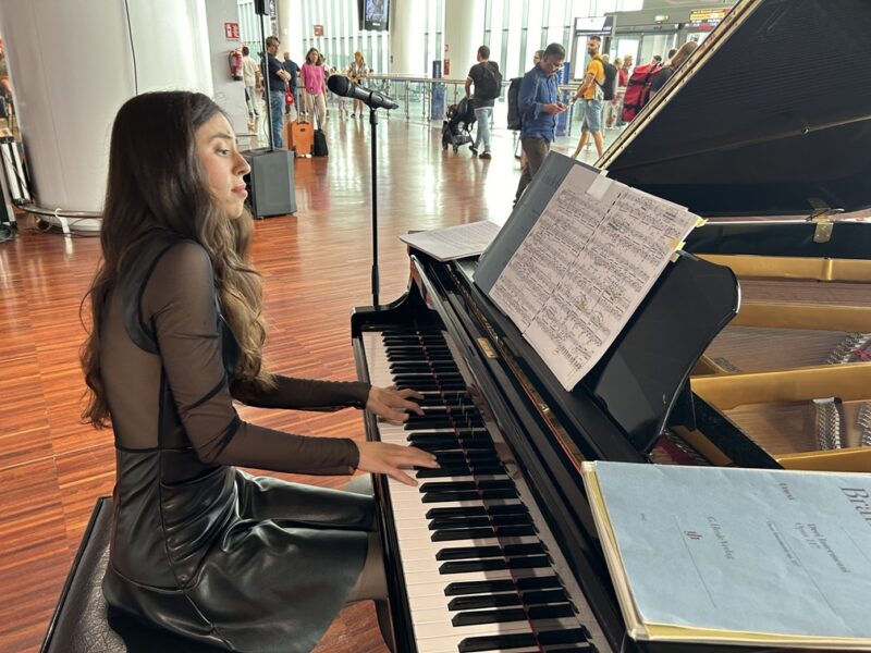 Elena Migliorini BGY Festa della Musica 2024 2 scaled LA FESTA DELLA MUSICA CELEBRATA ALL’AEROPORTO DI BERGAMO