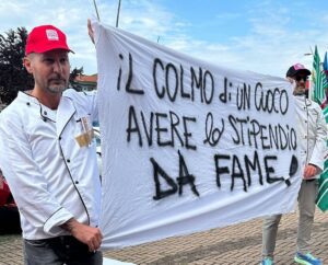 Lavoratori delle mense, ieri sciopero con presidio