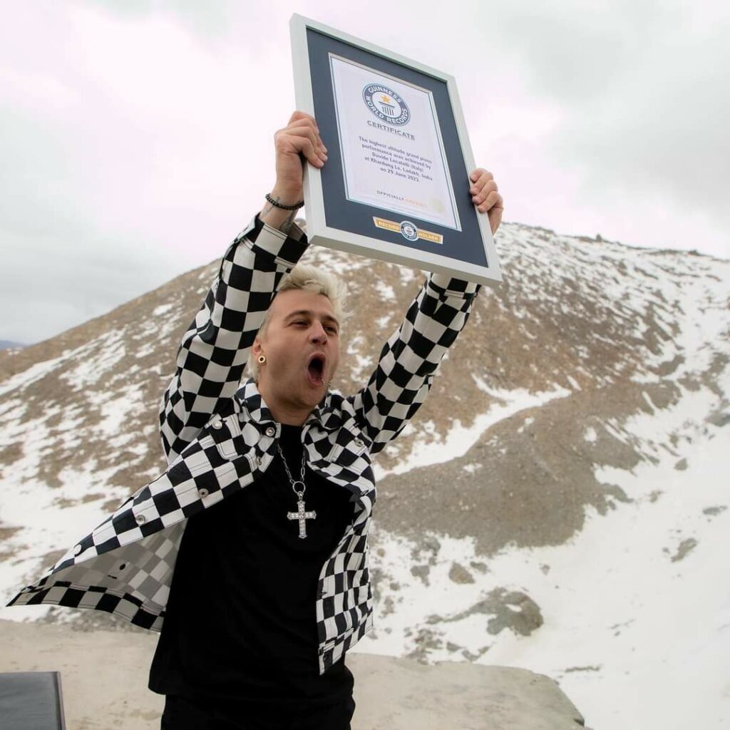 FESTIVAL DELLA MONTAGNA A CLUSONE, C'È ANCHE IL PIANISTA DEI RECORD