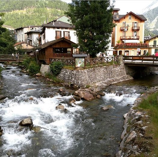 Fiume Ogio a Ponte di Legno Fiume Ogio a Ponte di Legno