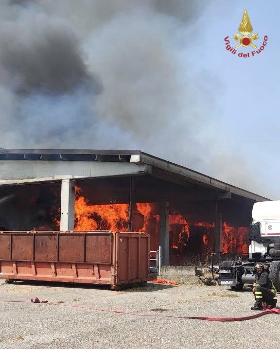 incendio fienile incendio fienile