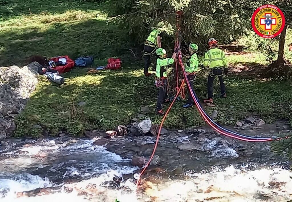 Donna ferita cercando funghi soccorsa con teleferica a Corteno Golgi Donna ferita cercando funghi soccorsa con teleferica a Corteno Golgi