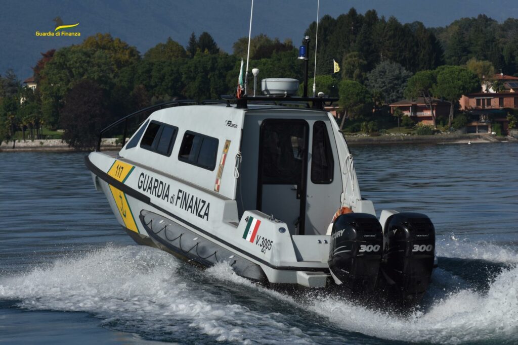 motovedetta gdf guardia finanza laghi motovedetta gdf guardia finanza laghi