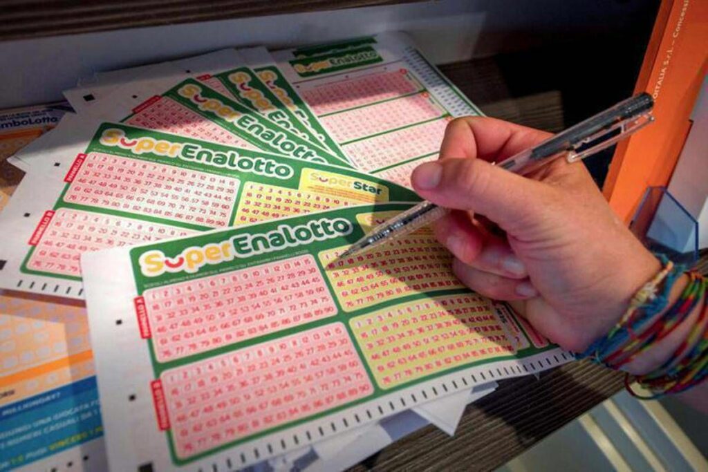 Superenalotto numeri combinazione vincente oggi 8 luglio Superenalotto numeri combinazione vincente oggi 8 luglio