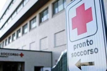 Coltellate a 17enne sul Lago Maggiore il ragazzo in gravi condizioni Coltellate a 17enne sul Lago Maggiore il ragazzo in gravi condizioni