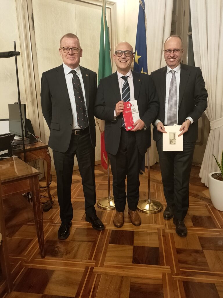 IL PREFETTO ROTONDI INCONTRA IL CONSOLE GENERALE DELLA SVIZZERA 1 IL PREFETTO ROTONDI INCONTRA IL CONSOLE GENERALE DELLA SVIZZERA 1