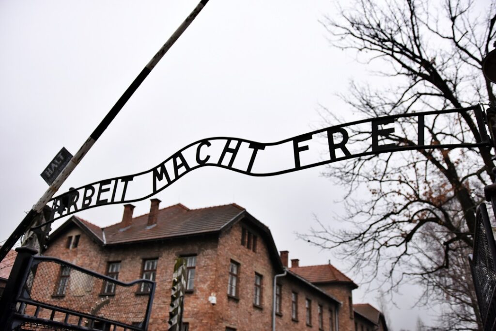 Auschwitz Birkenau foto rolembergcav Shutterstock Auschwitz Birkenau foto rolembergcav Shutterstock