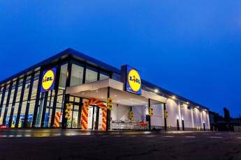 Lidl nel 2023 contributo al pil italiano di 76 miliardi pari allo 04 Lidl nel 2023 contributo al pil italiano di 76 miliardi pari allo 04