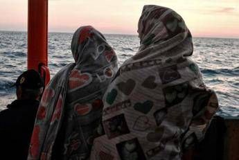 Naufragio al largo della Tunisia morti 40 migranti Naufragio al largo della Tunisia morti 40 migranti