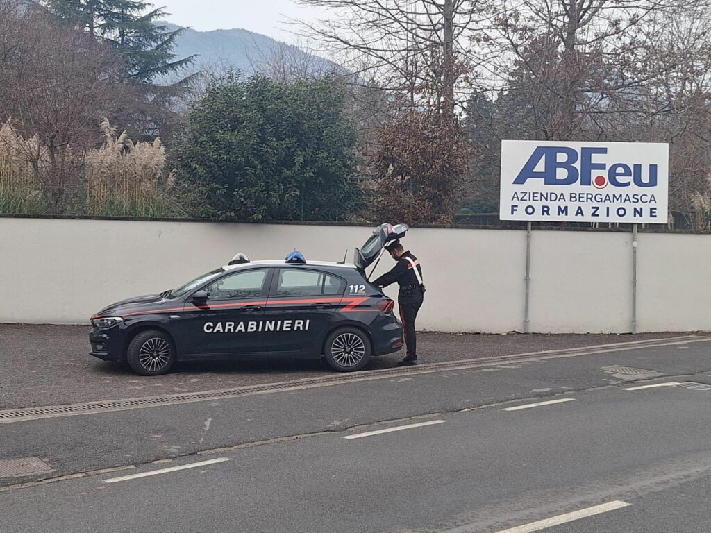 carabinieri abf formazione accoltellamento albino carabinieri abf formazione accoltellamento albino