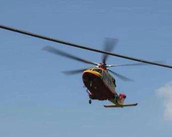 Fiumicino incidente sul lavoro in aeroporto morto un operaio Fiumicino incidente sul lavoro in aeroporto morto un operaio
