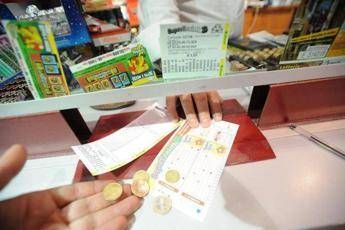Superenalotto numeri combinazione vincente oggi 31 luglio Superenalotto numeri combinazione vincente oggi 31 luglio