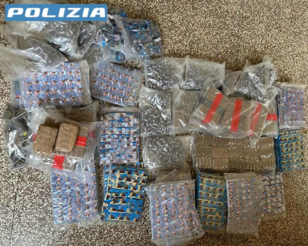 20250301 arresto droga squadra mobile 20250301 arresto droga squadra mobile