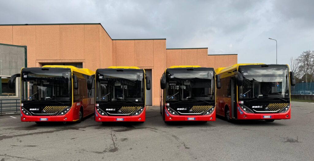 ATB. 4 nuovi autobus YUTONG 1 ATB. 4 nuovi autobus YUTONG 1