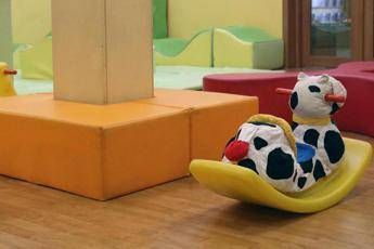 Bimbo di un anno muore in asilo nido tragedia a Parma