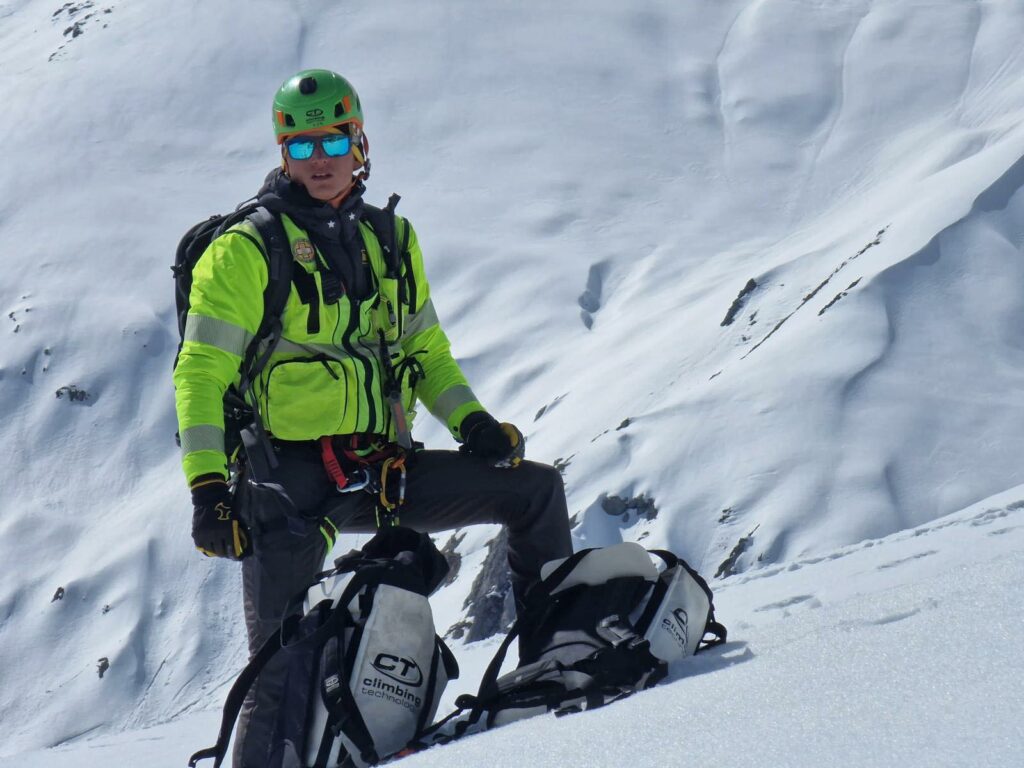 Esercitazione di soccorso sulla Grigna tecnici CNSAS e Guardia di Finanza in azione Esercitazione di soccorso sulla Grigna tecnici CNSAS e Guardia di Finanza in azione