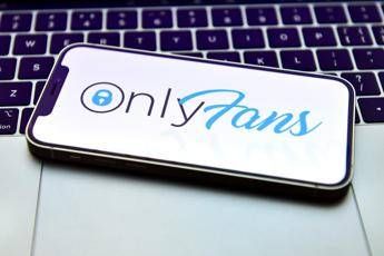 Treviso licenziata la maestra dasilo con il profilo su Onlyfans