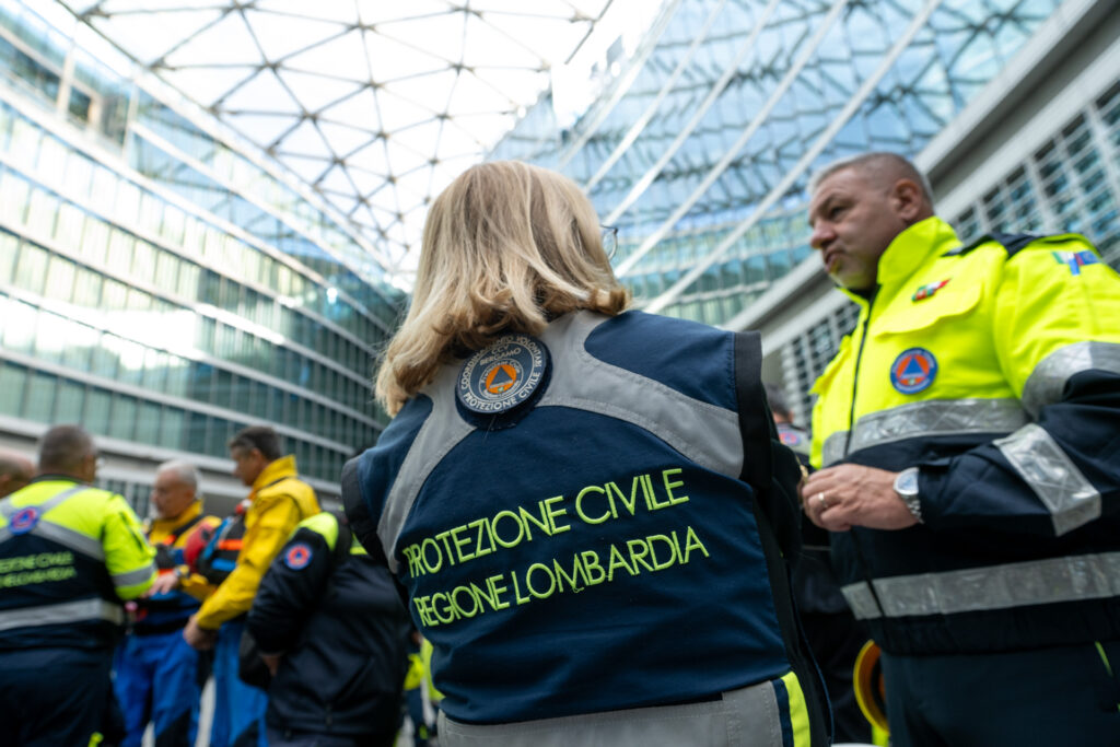 protezione civile Piazza Citta di Lombardia 6 protezione civile Piazza Citta di Lombardia 6