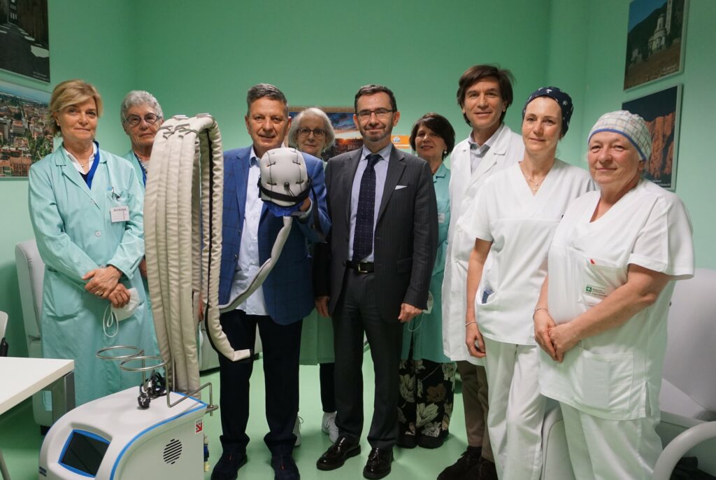 AOB donazione scalp cooling 2 AOB donazione scalp cooling 2